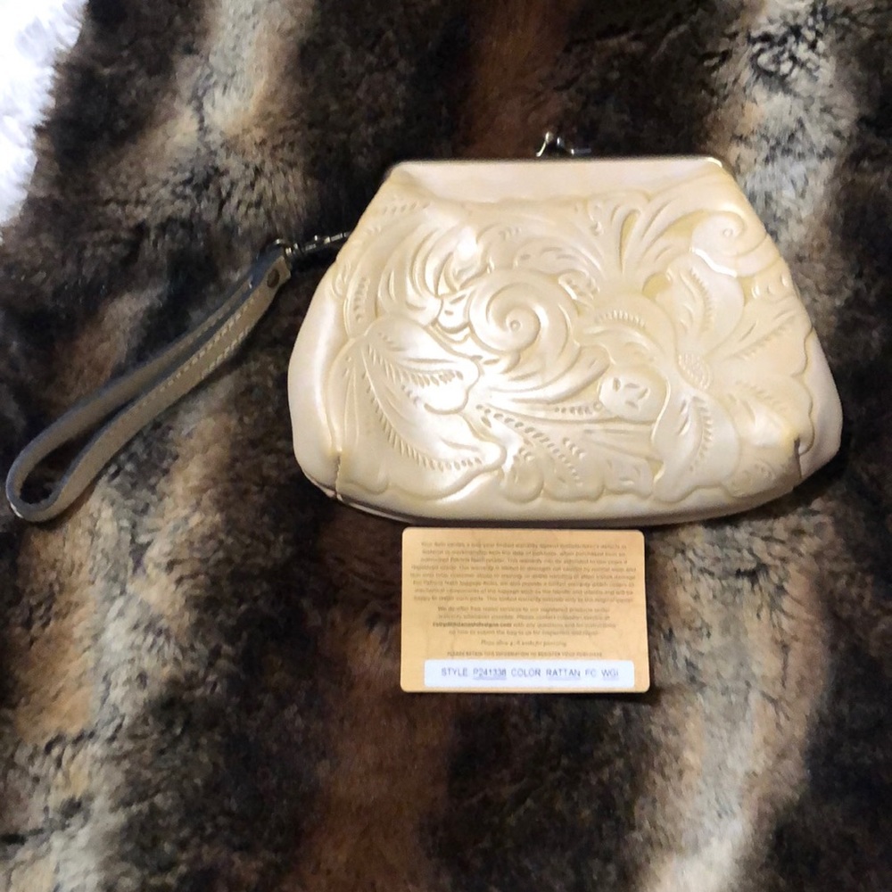 Patricia Nash white wax tool rose savena ratten leather clutch wristlet